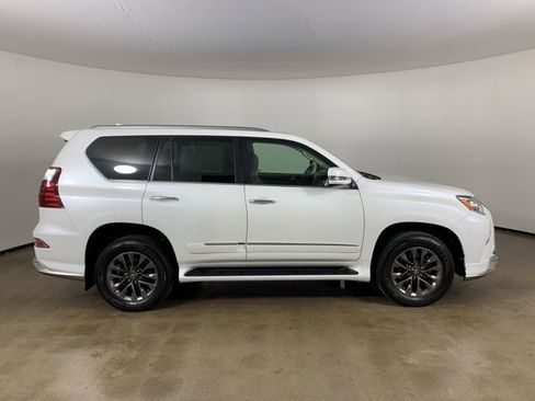 Used 2019 Lexus GX 460 image 7