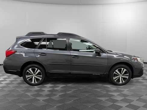 Used 2018 Subaru Outback 3.6R Limited image 6