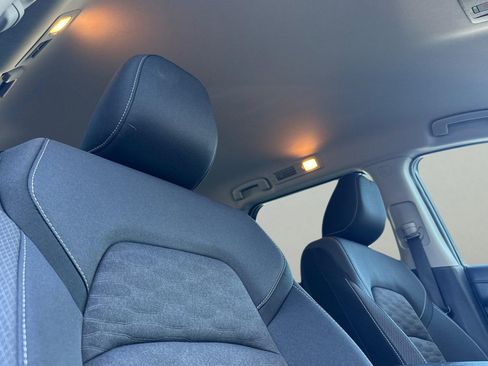 Used 2024 Nissan Pathfinder SV image 22