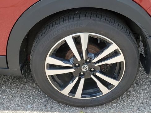 Used 2019 Nissan Kicks SR w/ SR Premium Package FWD image 27