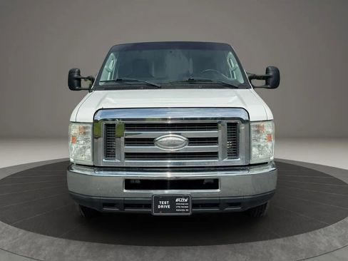 Used 2015 Ford E-350 and Econoline 350 Super Duty image 2