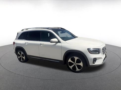 Used 2025 Mercedes-Benz GLB 250 image 2
