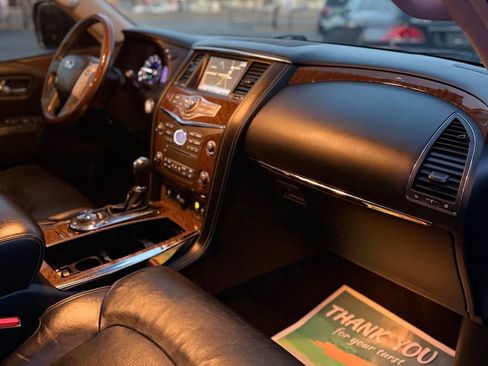 Used 2017 INFINITI QX80 Sport Utility 4D image 17