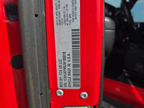 Used 2018 Jeep Wrangler Unlimited Rubicon AWD/4WD image 31