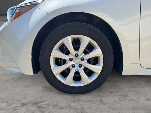 Used 2021 Toyota Corolla LE FWD image 9
