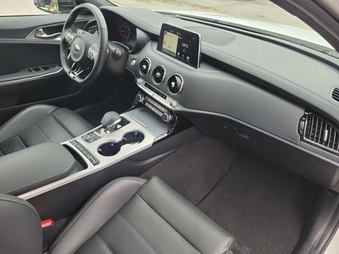 Used 2020 Kia Stinger GT2 AWD/4WD image 32