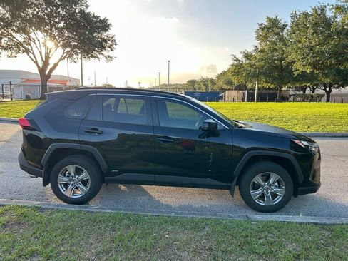 Certified 2025 Toyota RAV4 LE AWD/4WD image 7