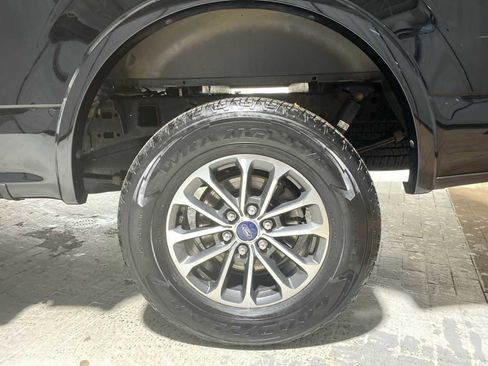 Used 2018 Ford F150 XLT w/ Equipment Group 302A Luxury image 8