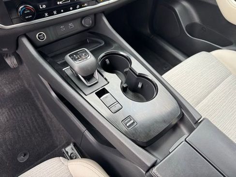 Used 2023 Nissan Rogue SV image 20