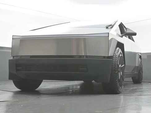 Used 2024 Tesla Cybertruck AWD Crew Cab image 45