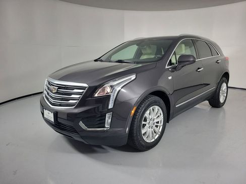 Used 2018 Cadillac XT5 FWD image 2