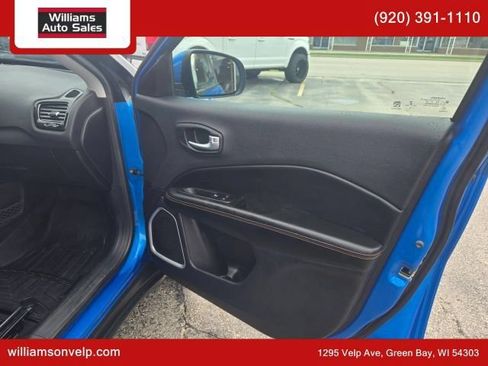Used 2018 Jeep Compass Limited w/ Navigation Group AWD/4WD image 16