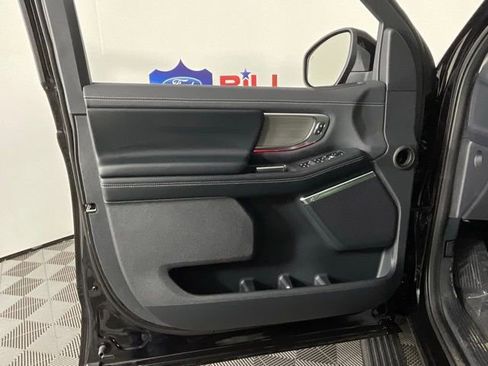 New 2025 Ford Expedition Max Platinum w/ Driver's Package image 12