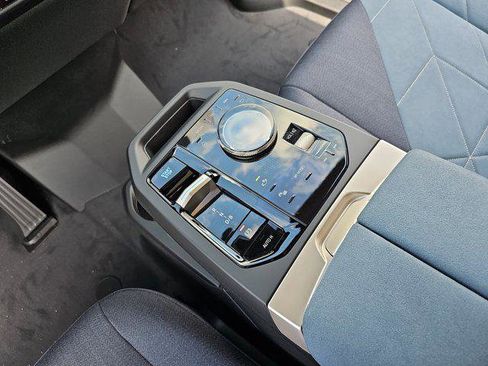 New 2026 BMW iX xDrive60 w/ Premium Package image 25