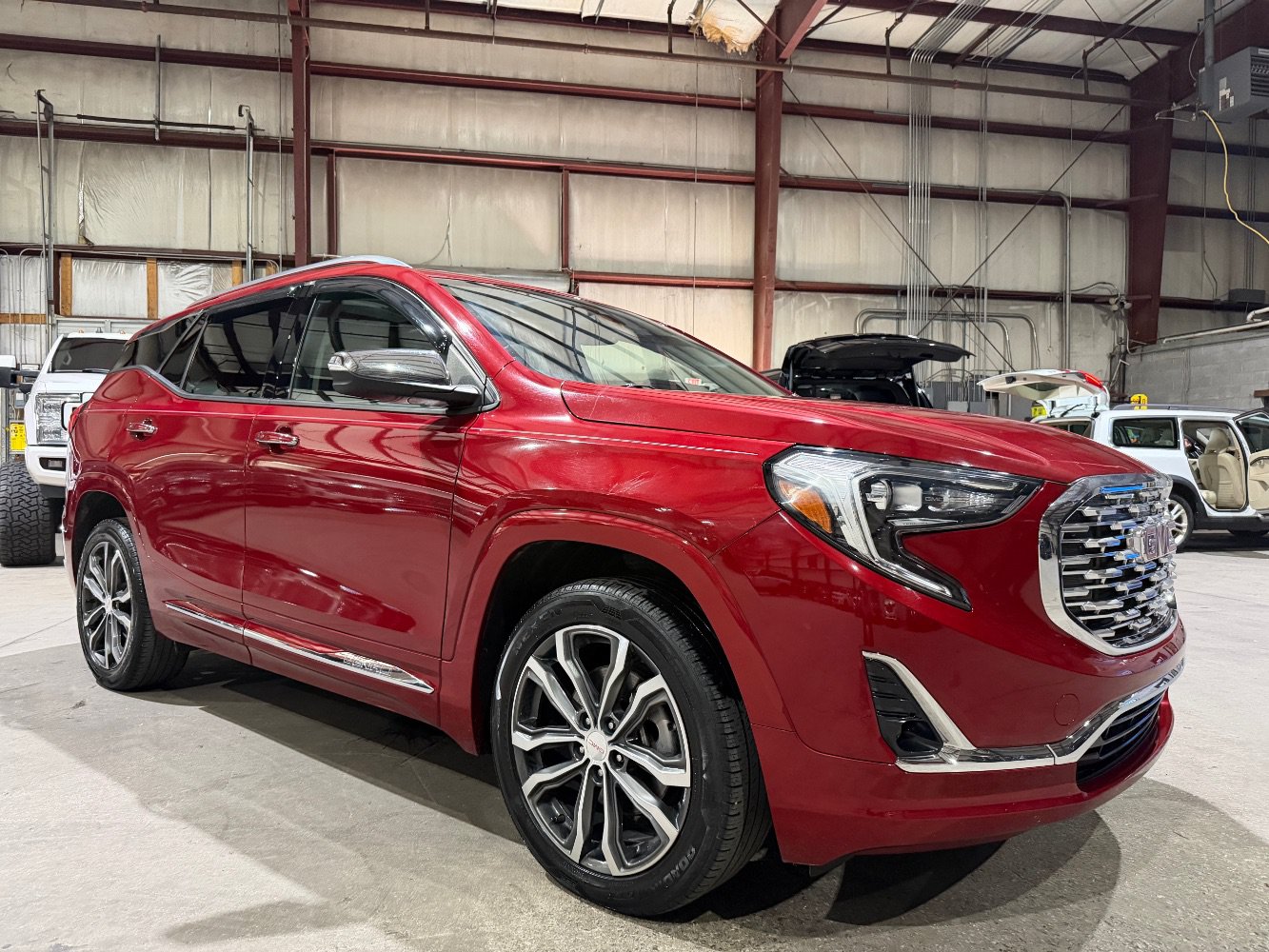 Used 2018 GMC Terrain Denali w/ Comfort Package FWD image 1