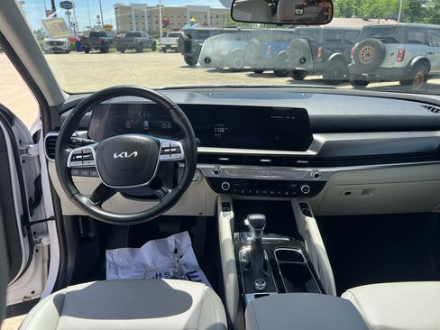 Used 2025 Kia Telluride S FWD image 20