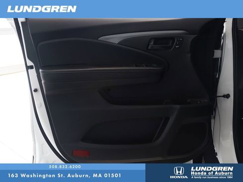 Used 2023 Honda Passport EX-L image 9