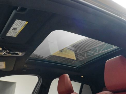 Used 2025 BMW X2 xDrive28i image 5