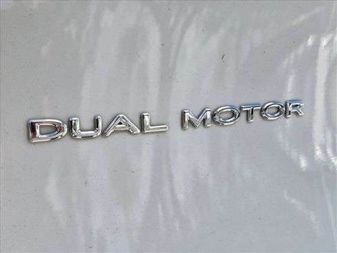 Used 2023 Tesla Model Y Long Range AWD/4WD image 8