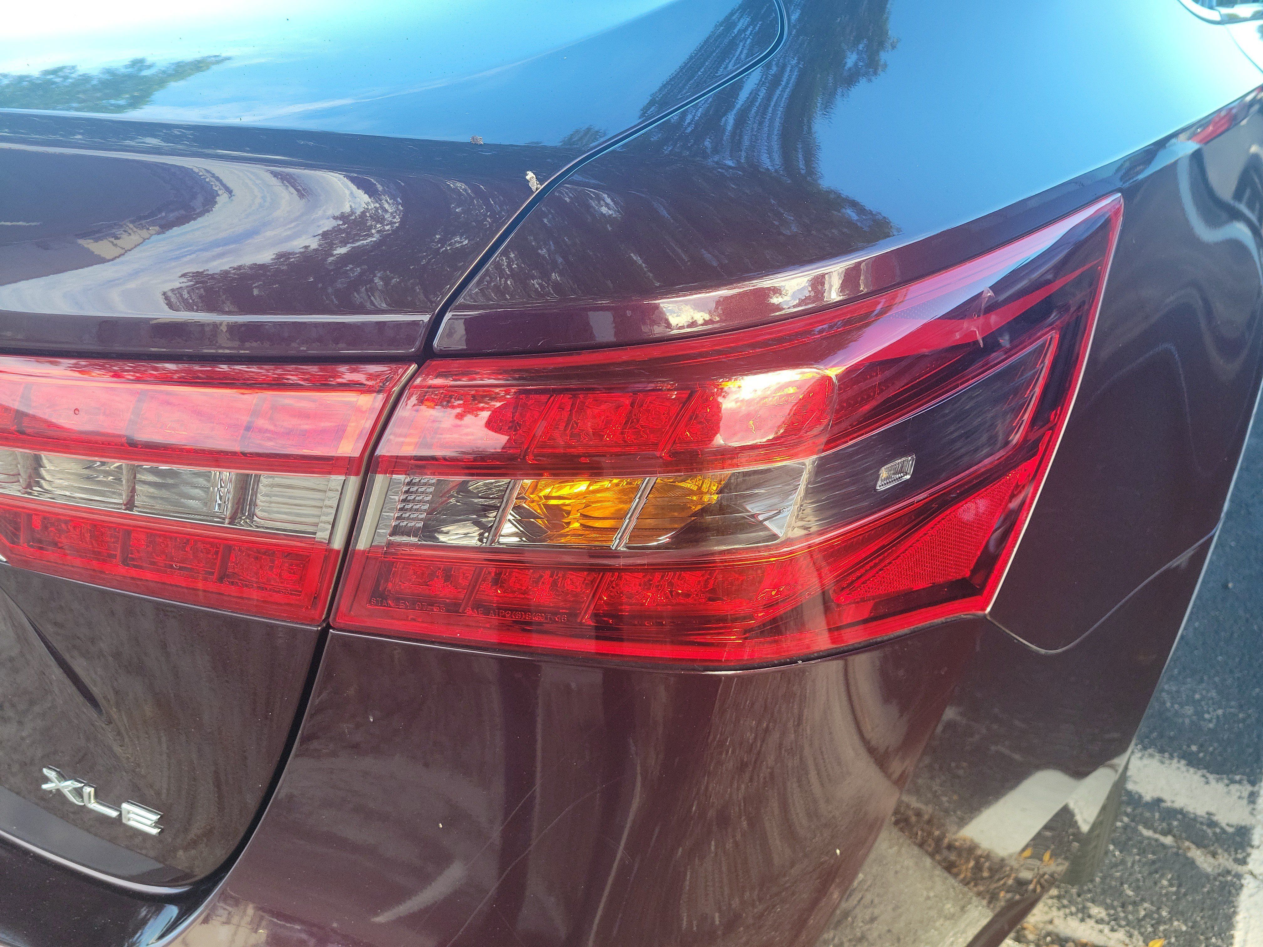 Used 2018 Toyota Avalon XLE Premium w/ All Weather Liner Package FWD image 10