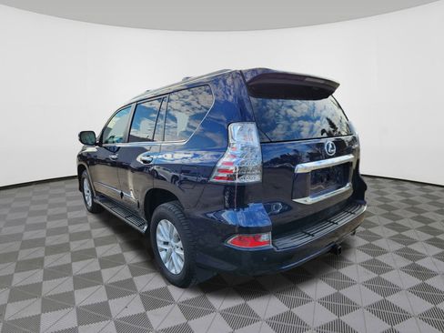 Used 2019 Lexus GX 460 image 3