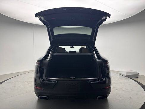 Certified 2024 Porsche Cayenne Coupe AWD/4WD image 5