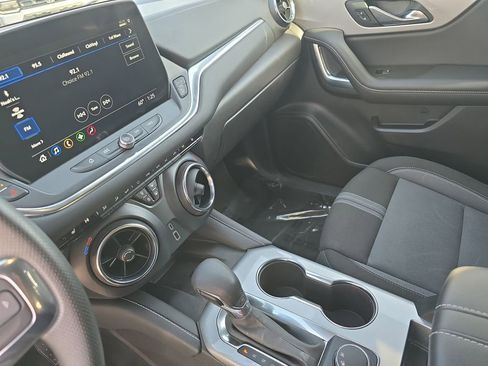 Used 2024 Chevrolet Blazer LT w/ Convenience Package image 25