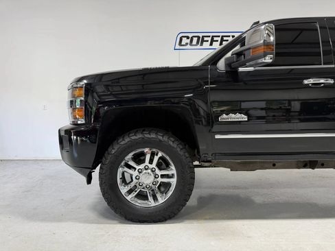 Used 2017 Chevrolet Silverado 2500 High Country w/ Duramax Plus Package AWD/4WD image 10