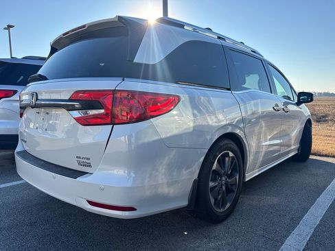 Used 2023 Honda Odyssey Elite image 4
