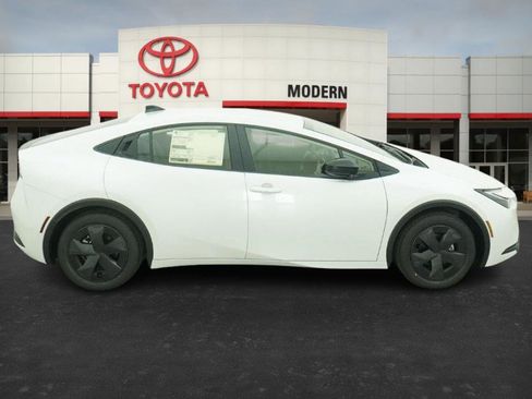 New 2026 Toyota Prius LE image 25