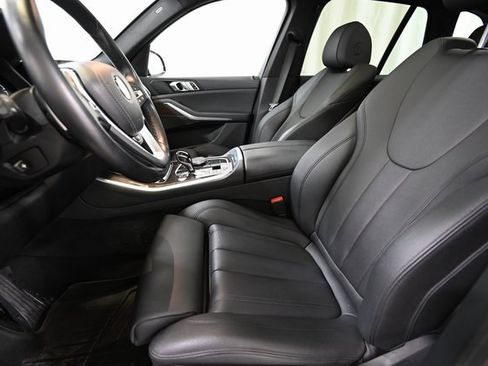 Used 2022 BMW X5 xDrive40i w/ Parking Assistance Package image 8