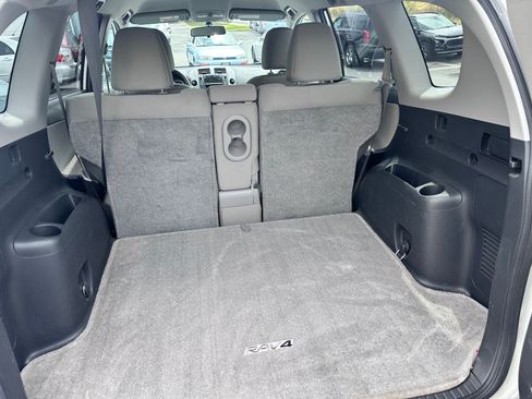 Used 2011 Toyota RAV4 2WD w/ Base L4 Extra Value Pkg image 8