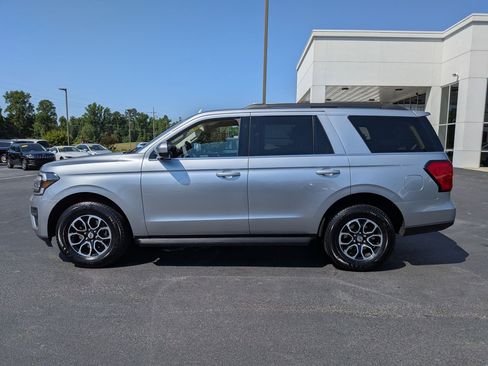 Used 2024 Ford Expedition XLT RWD image 8