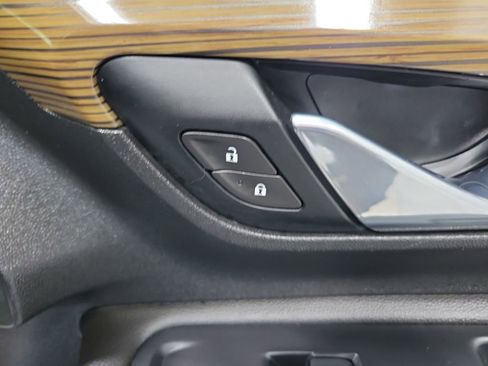 Used 2020 GMC Terrain SLE w/ Driver Convenience Package image 24