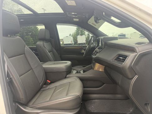 Used 2024 Chevrolet Suburban High Country w/ Premium Package AWD/4WD image 30