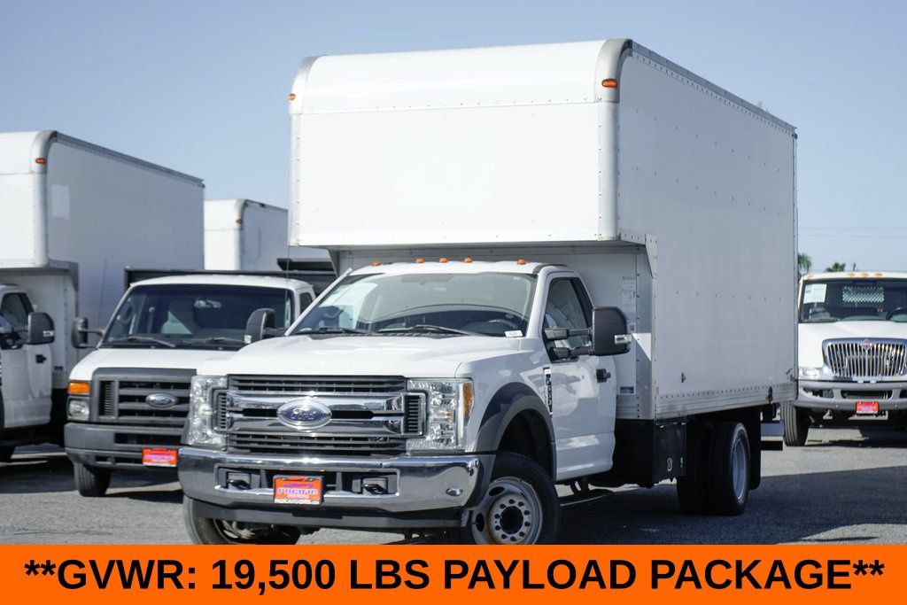 Used 2017 Ford F550 2WD Regular Cab Super Duty image 4