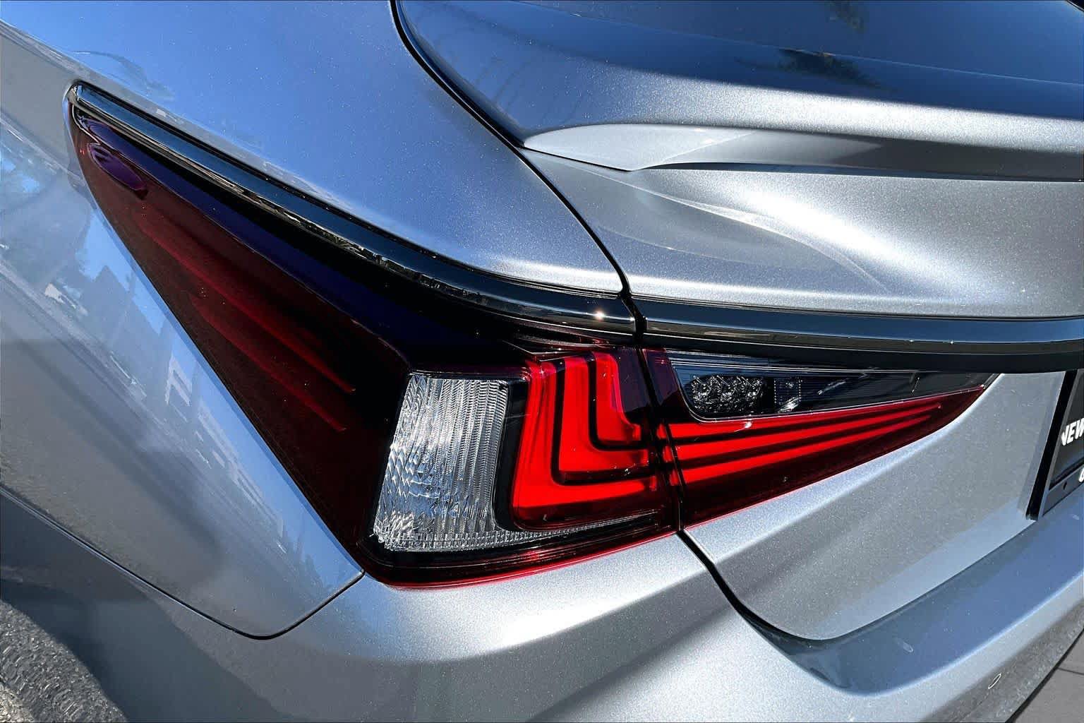 Certified 2023 Lexus ES 350 F Sport w/ Accessory Package (Z1) FWD image 27
