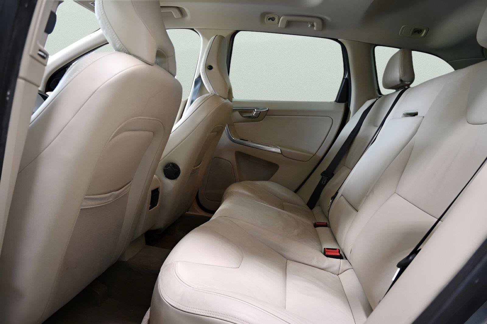Used 2013 Volvo XC60 3.2 AWD/4WD image 14