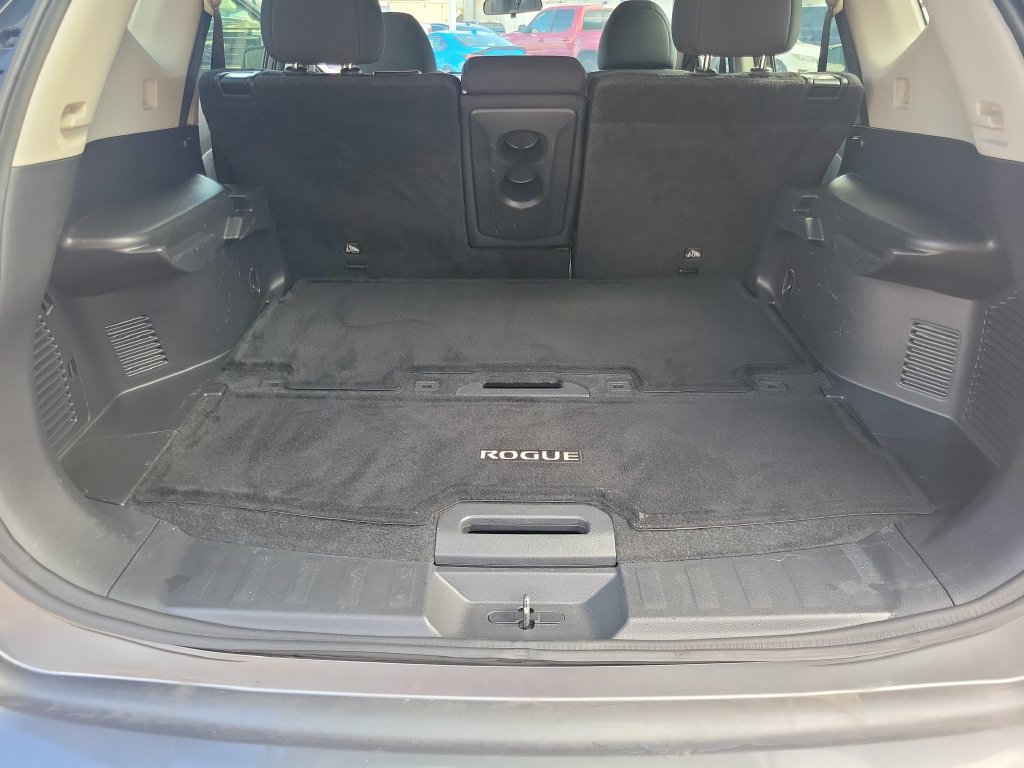 Used 2018 Nissan Rogue S FWD image 30