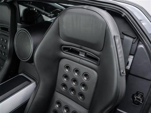 Used 2006 Ford GT RWD image 29