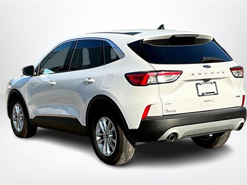 Used 2020 Ford Escape SE image 4