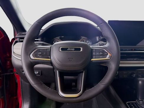 Used 2025 Jeep Compass Limited AWD/4WD image 13