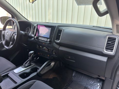 Used 2022 Nissan Frontier SV RWD image 13