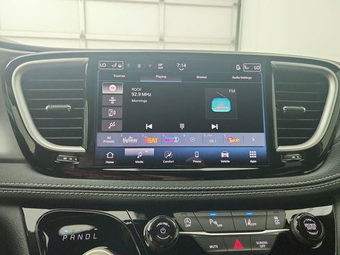 New 2026 Chrysler Pacifica Select image 24