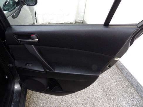 Used 2012 MAZDA MAZDA3 i Touring FWD image 12