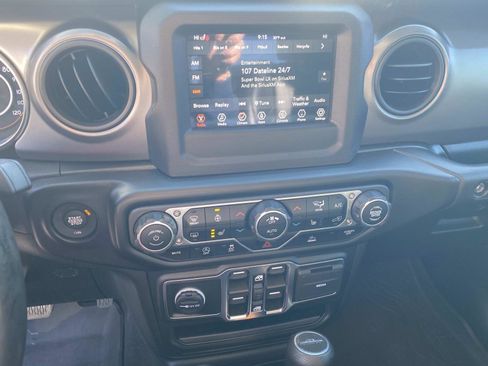 Certified 2021 Jeep Gladiator Sport image 36