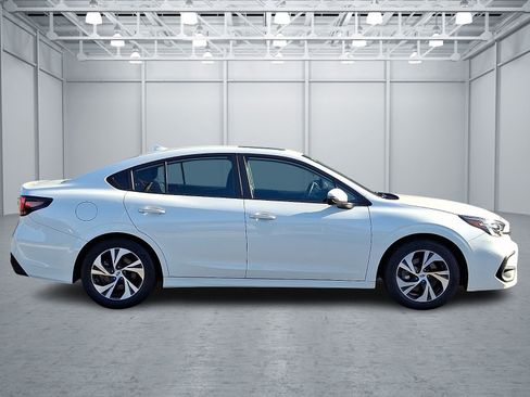 Used 2024 Subaru Legacy Premium image 7