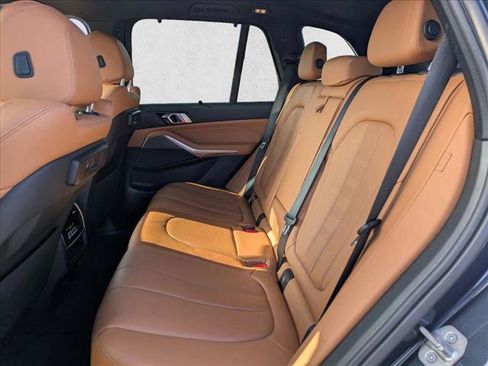 Used 2022 BMW X5 sDrive40i w/ Executive Package image 19