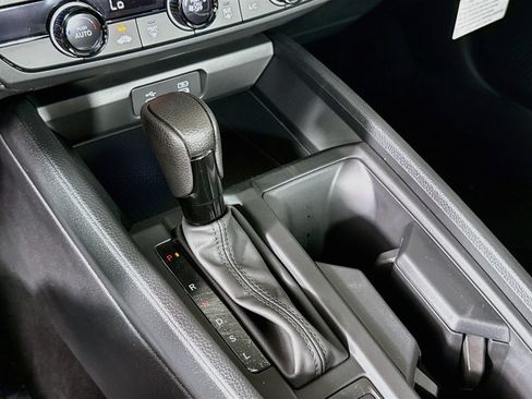 Used 2025 Honda Accord LX image 17