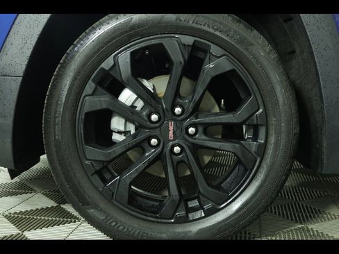 Used 2022 GMC Terrain SLE w/ Driver Convenience Package image 6